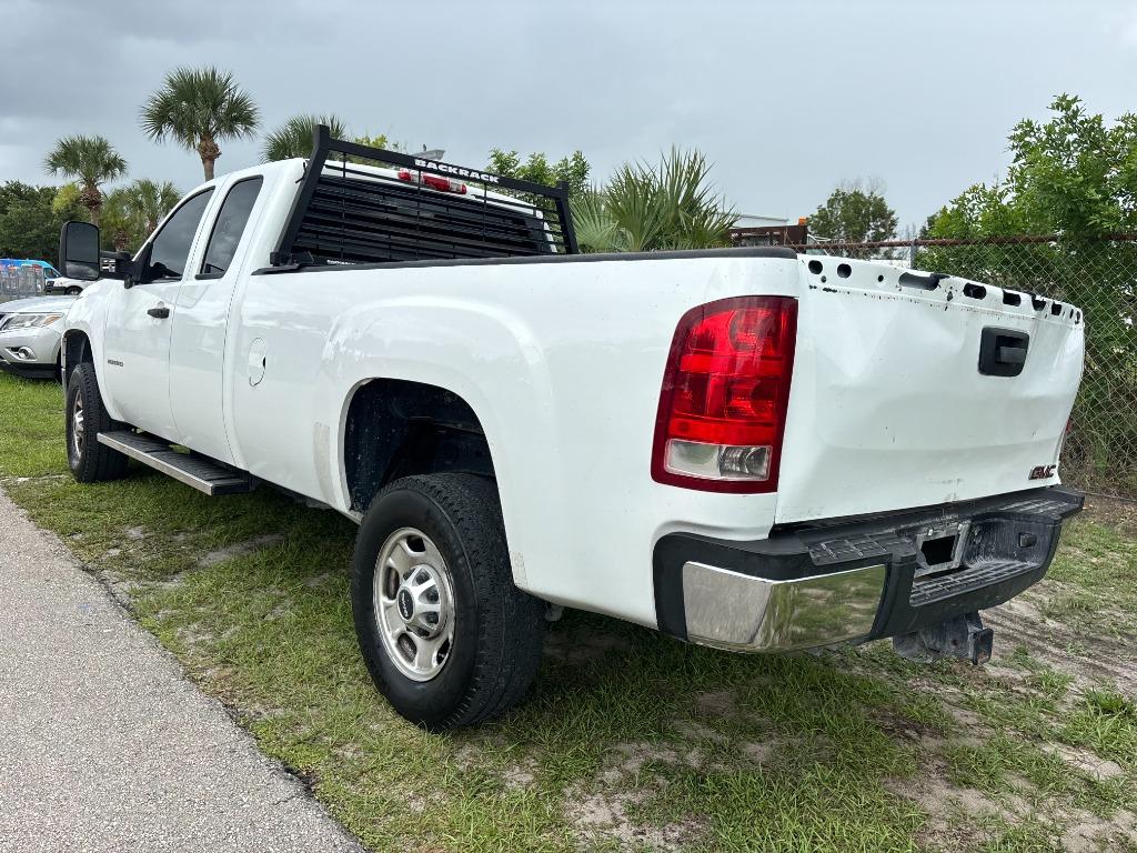 2013 GMC Sierra 2WD Extended Cab 8ft Work Truck's photo