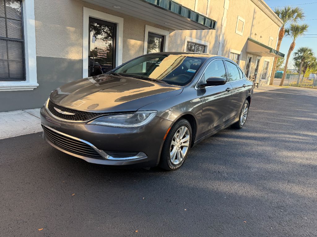 2015 Chrysler 200 Limited's photo