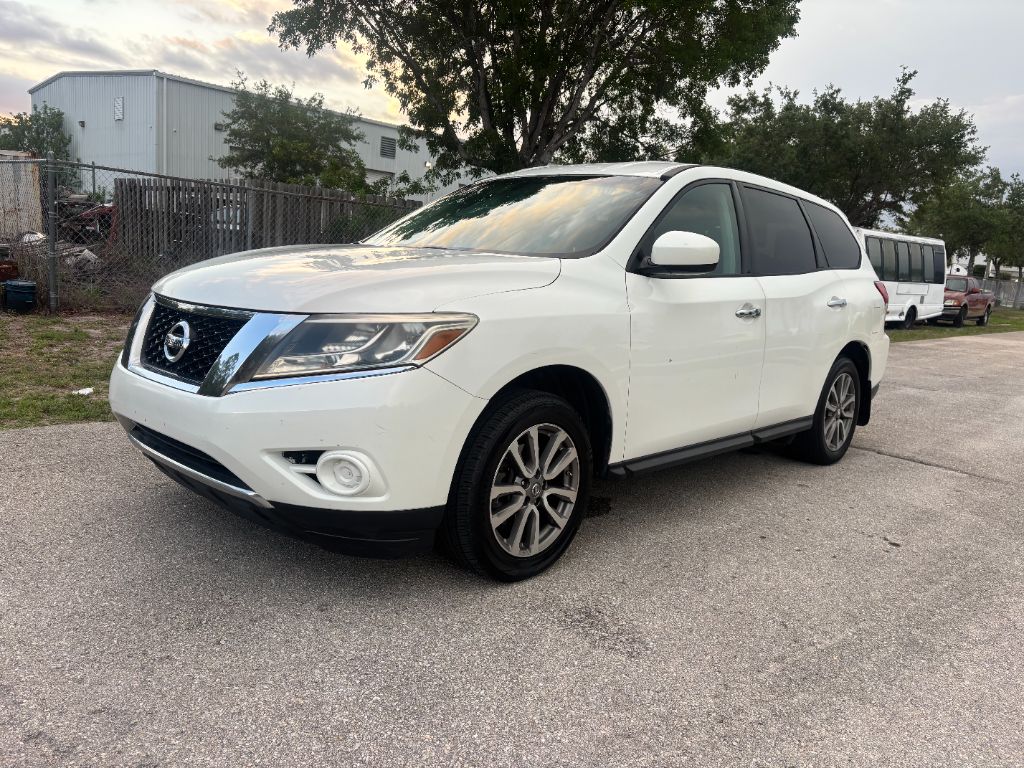 2014 Nissan Pathfinder S 4WD's photo